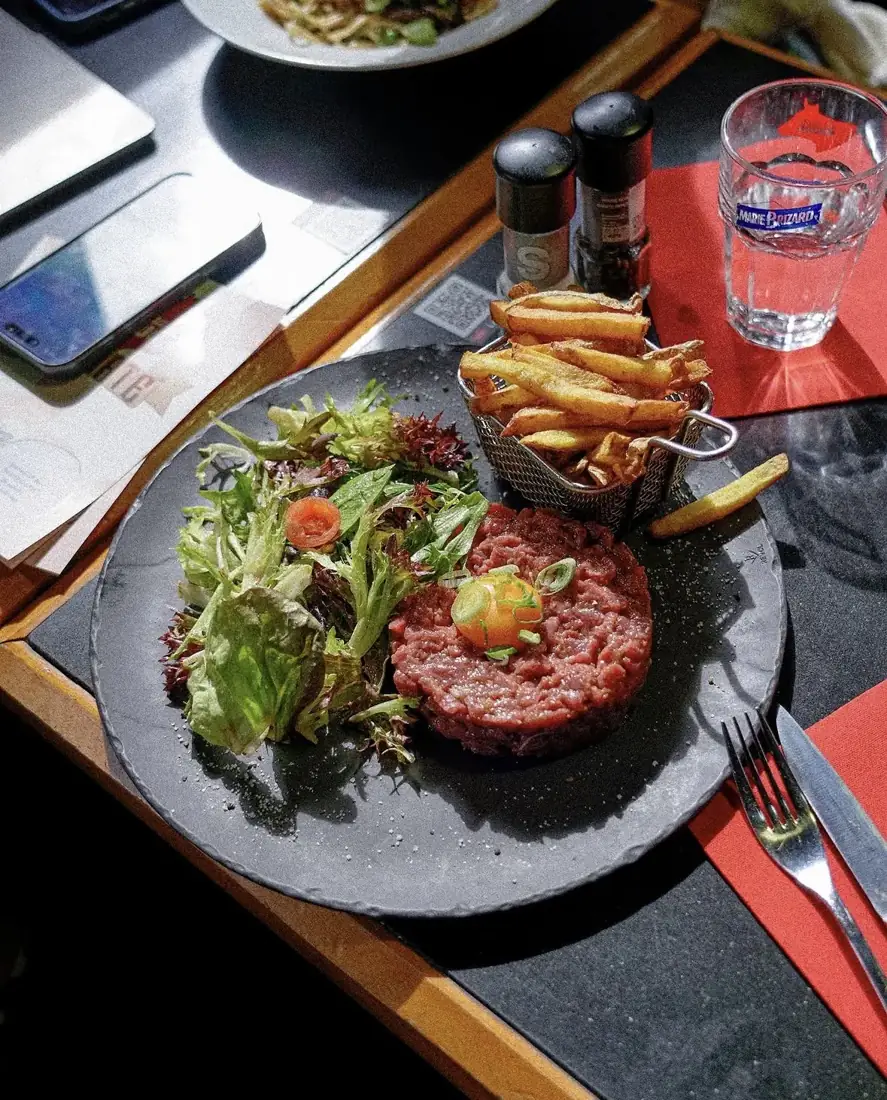 Tartare et frites maison