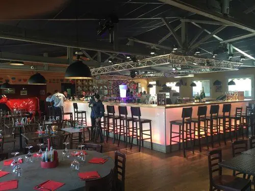 La grande salle et le bar de Vénissieux